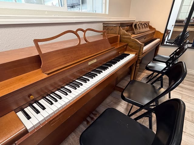 Pianos inside Sanchez Studio